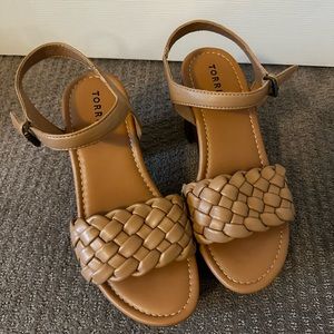 NWT TORRID HEELED SANDAL